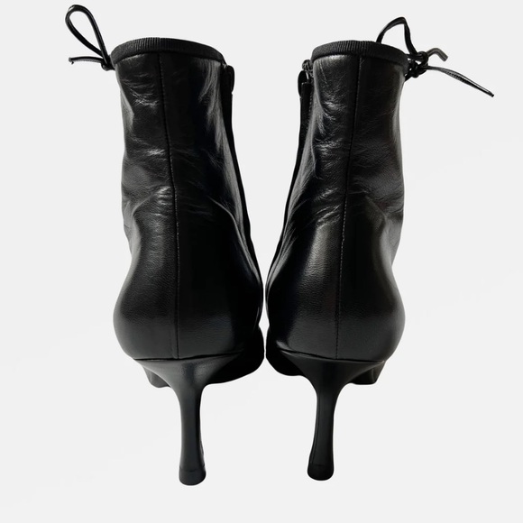 Gorgeous Chanel vintage booties - Picture 6 of 15